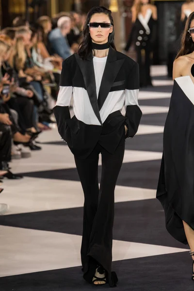 Look 94